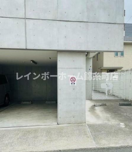 ユニテ・プラスツーの駐車場