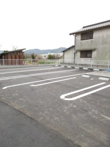 スカイブルーＡの駐車場