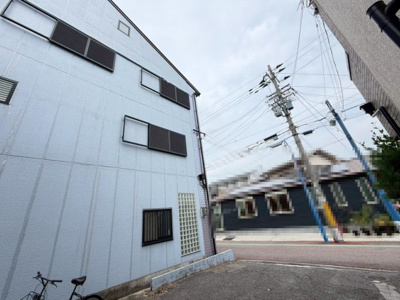 【駐車場】 | 北余部　中古一戸建 | ２面採光の居室ありますよ！明るく風通しの良い室内に気持ちも明るくなりますね♪