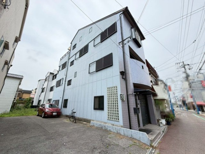 【外観】 | 北余部　中古一戸建 | 【閑静な住宅地でのびのび子育て】閑静な住宅地で子育て家族にピッタリ。毎日のお散歩も快適な緑に恵まれたエリアです。夏にはプール遊びも可能です♪