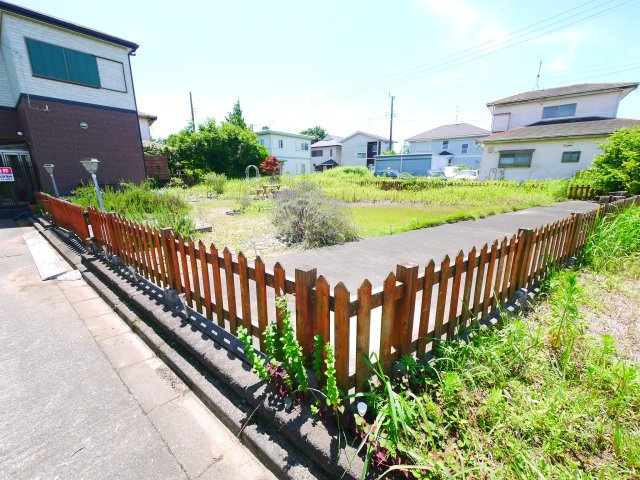 大網白里市細草　中古戸建の庭|敷地約142坪 ３LDK ドックランや家庭菜園・BBQが可能です。