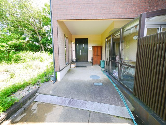 大網白里市細草　中古戸建の駐車場|敷地約142坪 ３LDK ドックランや家庭菜園・BBQが可能です。