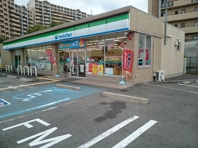 エレガントの周辺|ファミリーマート様まで550m