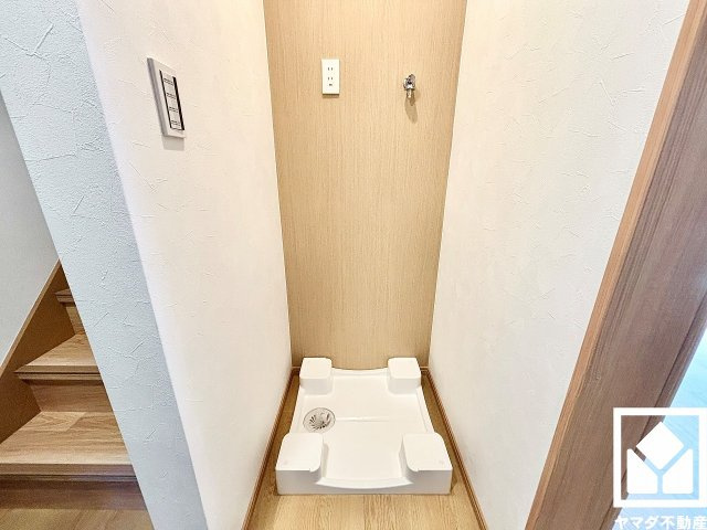 西宮市新甲陽町のランドリースペース|室内洗濯機置場がございますので、天候に左右されず洗濯していただけます。