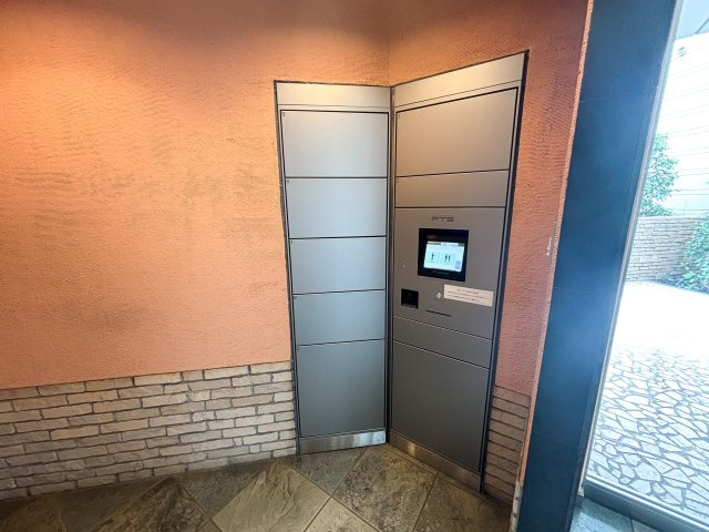 三軒茶屋南パークハウスの設備|三軒茶屋南パークハウス：便利な宅配ボックス付きマンションです！