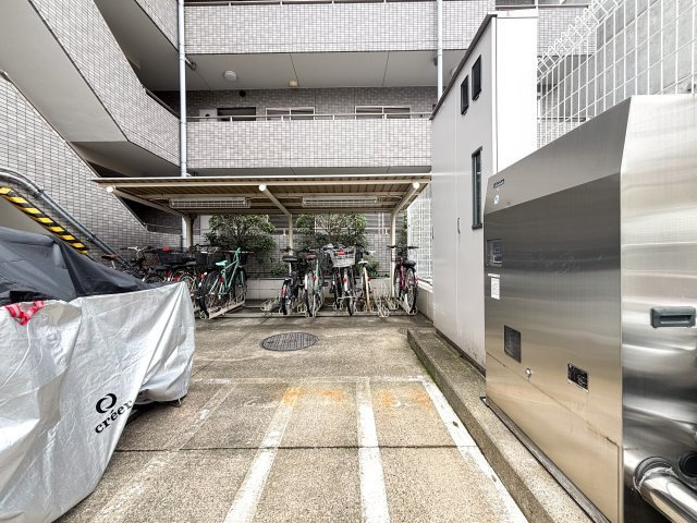 三軒茶屋南パークハウスの駐輪場|三軒茶屋南パークハウス：敷地内に駐輪場もございます！（空き要確認）