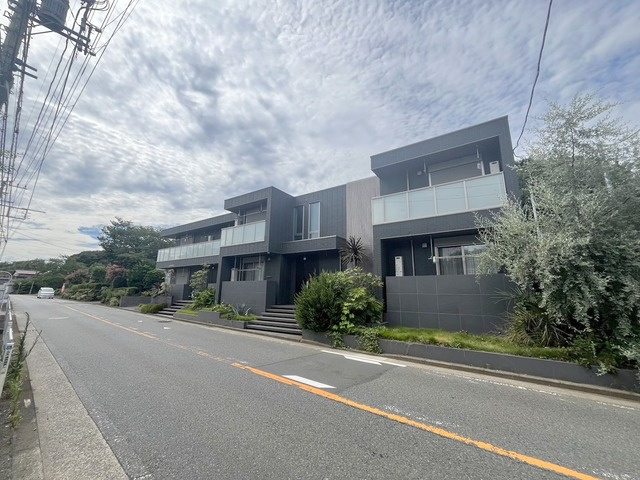 ＫＲ．Ｂｉｌｌｓの周辺