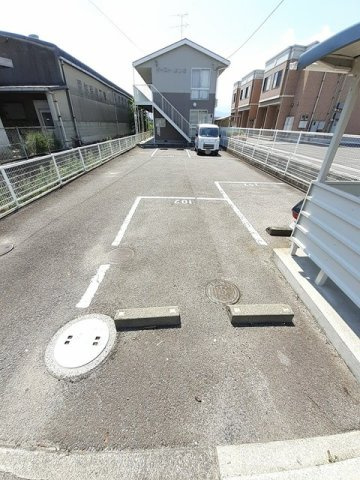 イースト・よしのの駐車場