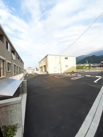 ソレイユＮⅣの駐車場