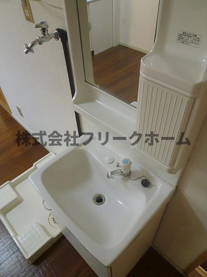 三鷹市牟礼５丁目のアパートの洗面所
