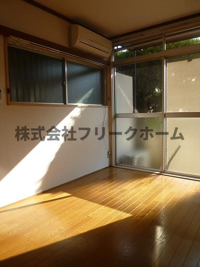 三鷹市牟礼５丁目のアパートの居間・リビング