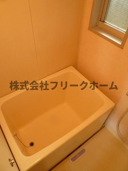 三鷹市牟礼５丁目のアパートの浴室