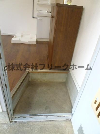 三鷹市牟礼５丁目のアパートの玄関