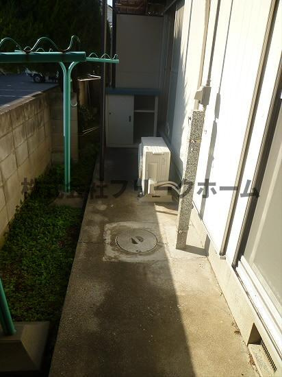 三鷹市牟礼５丁目のアパートのバルコニー