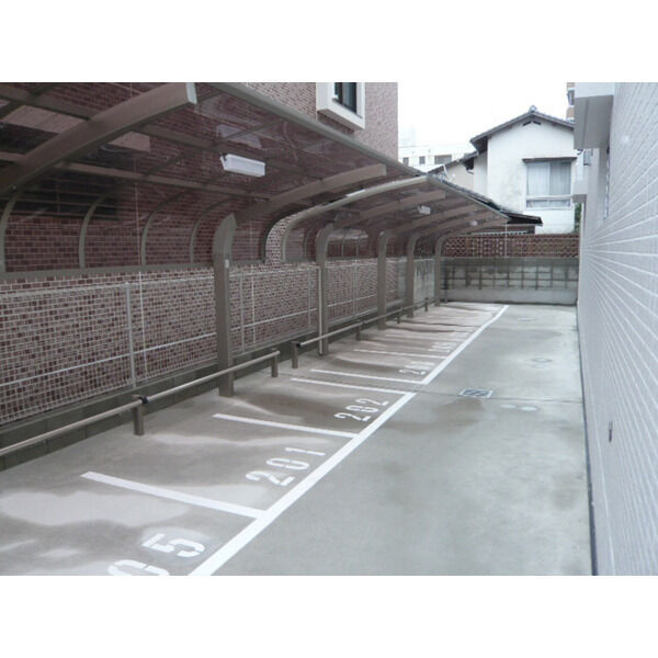 ラフィーネ昭南　那珂南小学校区の駐車場|ラフィーネ昭南