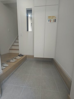 【玄関】 | 昭和区川名町５丁目新築戸建て | キャンペーン対象物件です♪詳細は弊社ホームページもしくはスタッフまでお気軽にお問合せ下さいませ♪ お役に立てる自信があります♪