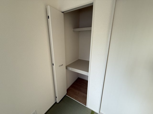 リーブルガーデンS第17渋川金井　４号棟（平屋）の和室|【イメージ画像】和室にも収納スペースがあります♪