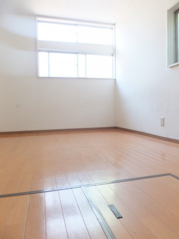 人形荘（ヒトカタソウ）の居間・リビング|LINEでのお問い合わせもお待ちしております♪