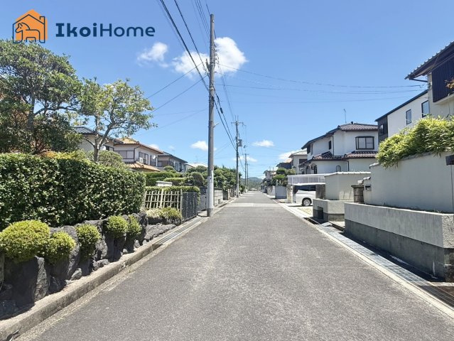 神戸市西区桜が丘中町4丁目　土地の前面道路含む現地写真|●年中無休：当日予約可●車通りも少なく、お子様とのお散歩も安心してできる閑静な住宅地です