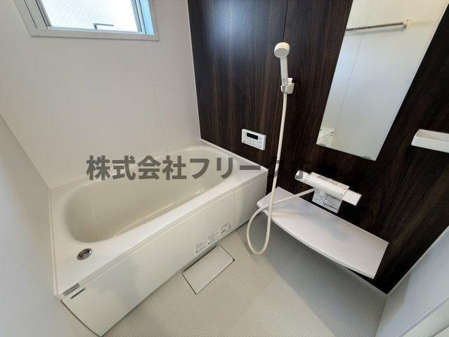 三鷹市井の頭１丁目のアパートの浴室