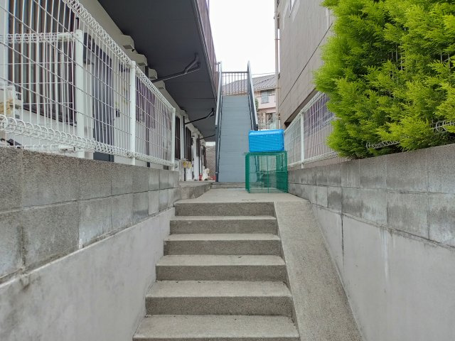 サニーハイツのエントランス