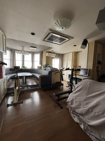 前橋市亀里町645-2の居間・リビング