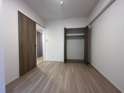 【収納】 | ろうきん鈴蘭台東コーポ | 各居室に収納があります。