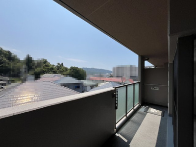 【バルコニー】 | ろうきん鈴蘭台東コーポ | 陽当り・通風良好です。