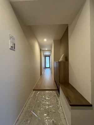 【玄関】 | ろうきん鈴蘭台東コーポ | 玄関はすっきり清潔感があります。