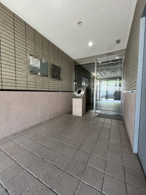 【エントランス】 | ろうきん鈴蘭台東コーポ | ペット飼育可能なマンションなので、ペットとの生活が送れます。