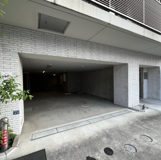 ルクレ志村坂上の駐車場