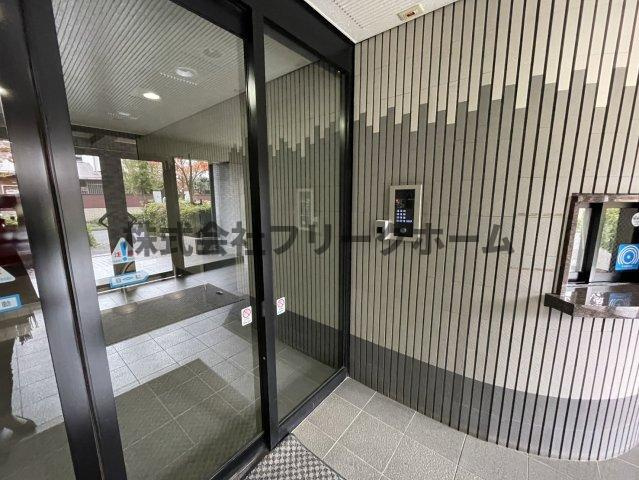 小金井市梶野町２丁目の賃貸マンションのエントランス