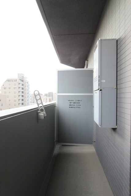 L-Flat入谷のバルコニー