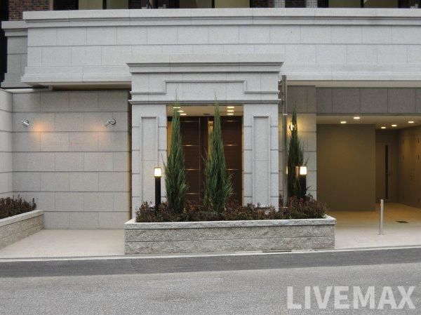 【エントランス】レジュールアッシュ心斎橋ＬＵＸＥ