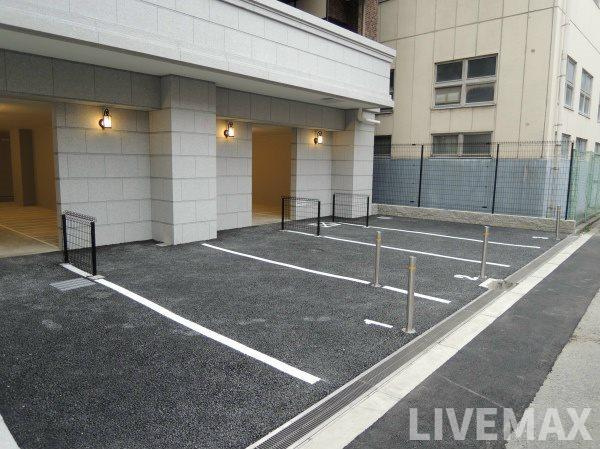 【駐車場】レジュールアッシュ心斎橋ＬＵＸＥ