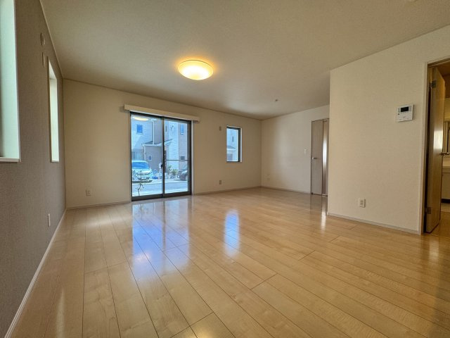 入間市東町4丁目中古戸建の居間・リビング