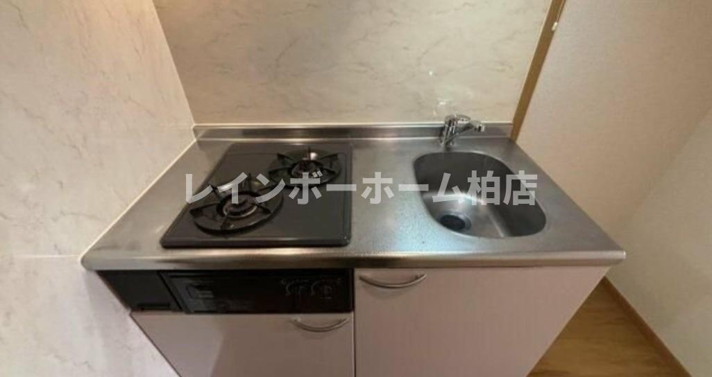 特典：仲介手数料が無料です!!のキッチン|コンパクトなキッチンで掃除もラクラク