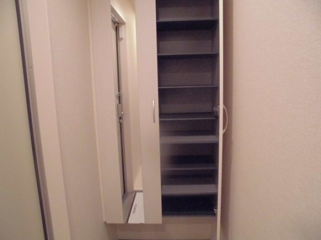 シダーテラスの玄関