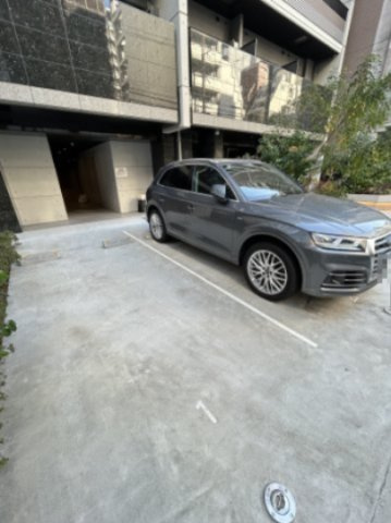 S-RESIDENCE堺筋本町Deuxの駐車場