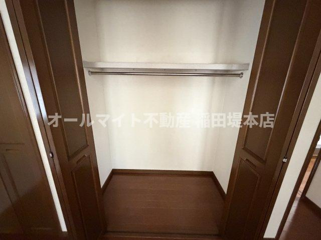 川崎市麻生区五力田１丁目の一戸建ての収納|主寝室ウォークインクローゼット