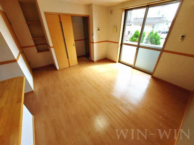 アクア ドルチェ ドゥーエの居間・リビング|イメージ（同建物内別部屋の写真です）