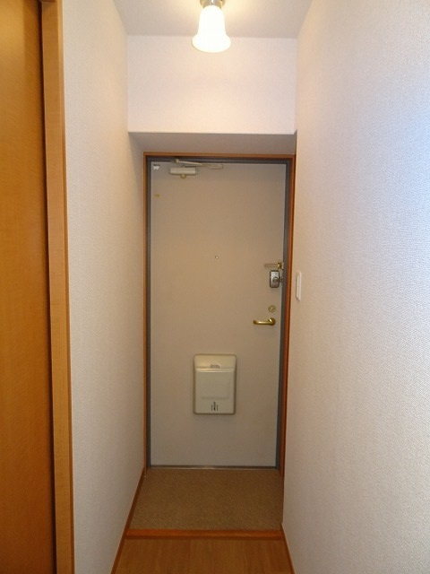 エーデルワイス本所の玄関