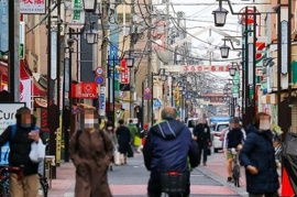 梅屋敷商店街まで666m
