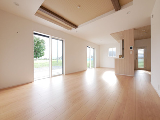 【区画図】 | 中央市西花輪 新築戸建 全2棟 2号棟 車3台・太陽光パネル | １号棟区画図　北東角地　カースペース並列3台分