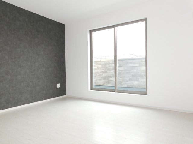 名古屋市中川区万場１丁目の新築一戸建の洋室|◇洋室◇　　明るい洋室７．０帖　ウォークインクローゼット完備！　バルコニー利用可♪　