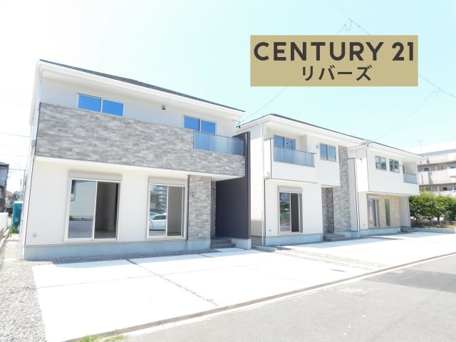 名古屋市中川区万場１丁目の新築一戸建の前面道路含む現地写真|☆５号棟・５ＬＤＫ☆　　いつでも見学できます♪（お問合せ当日、平日、水曜、夜間でもＯＫ）　敷地３９．３５坪！　長期優良住宅♪　ＺＥＨ水準！　駐車らくらく並列３台ＯＫ！　続き間ＬＤＫ２１．４帖♪