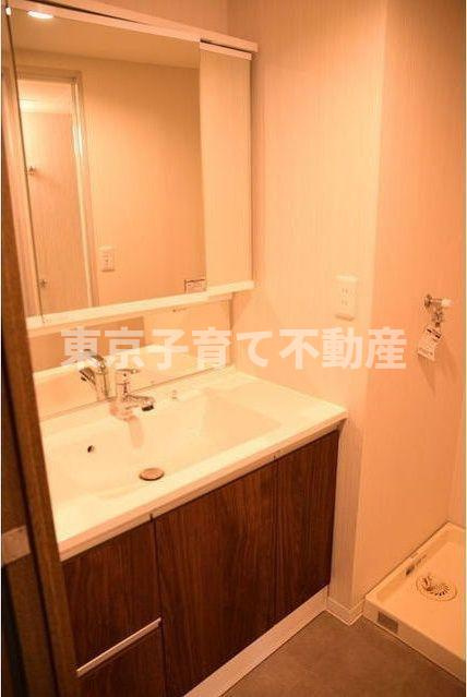 アブレスト動坂の独立洗面台