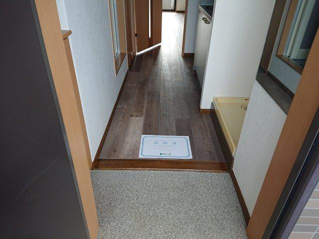 阿部松島マンションの玄関