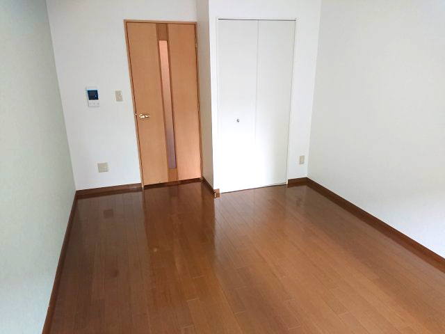 阿部松島マンションの洋室