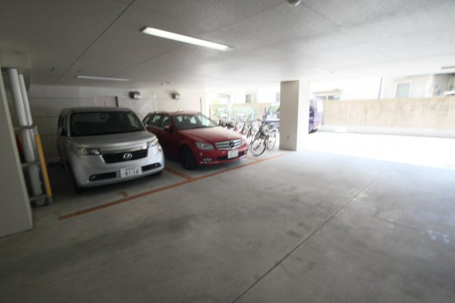 【駐車場】